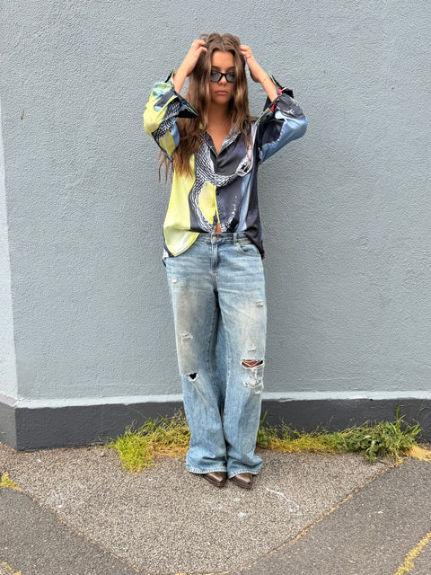 Tighten the belt shirt